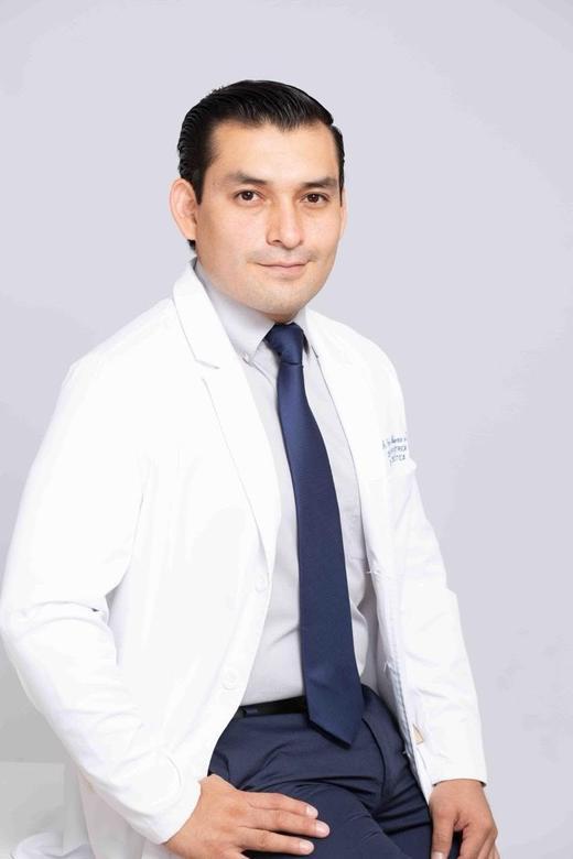 Dr. Omar Rivera, cirujano bariátrico